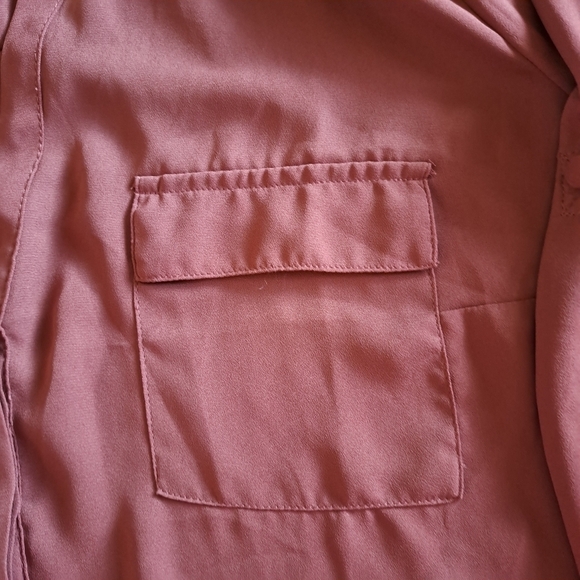 Torrid Harper women's size 2 blouse with convertible sleeves. 2 chest pockets - Picture 4 of 7